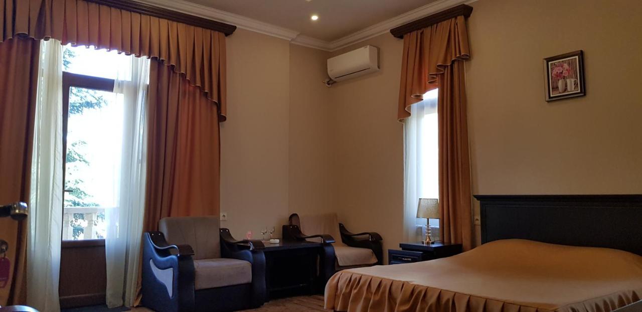 Ruzan Hotel Ijevan Bagian luar foto